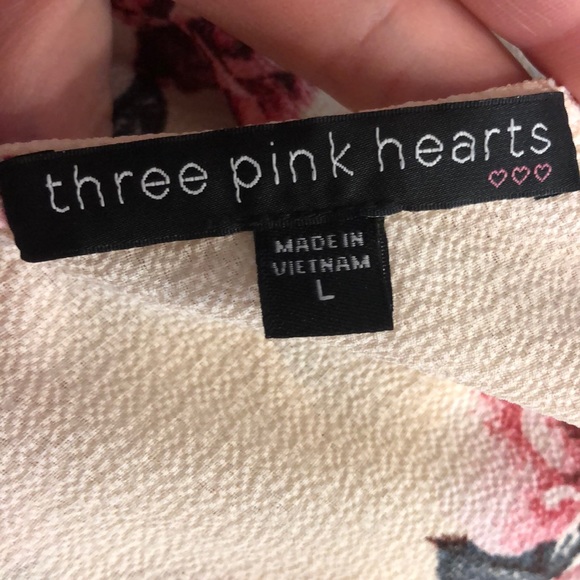 New without tags Francesca’s floral romper - large - Picture 10 of 10